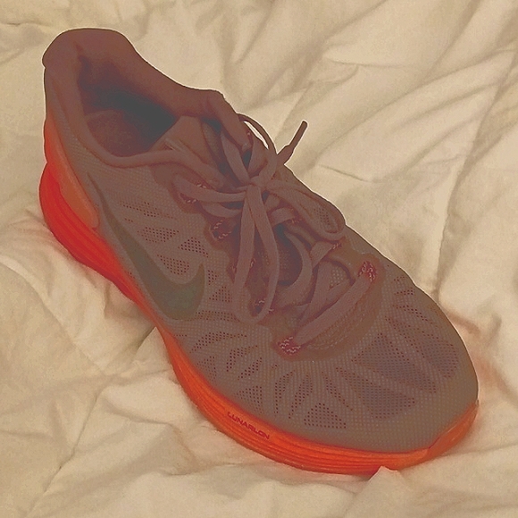 Ladies size 8 Nike Free Run - Picture 3 of 6